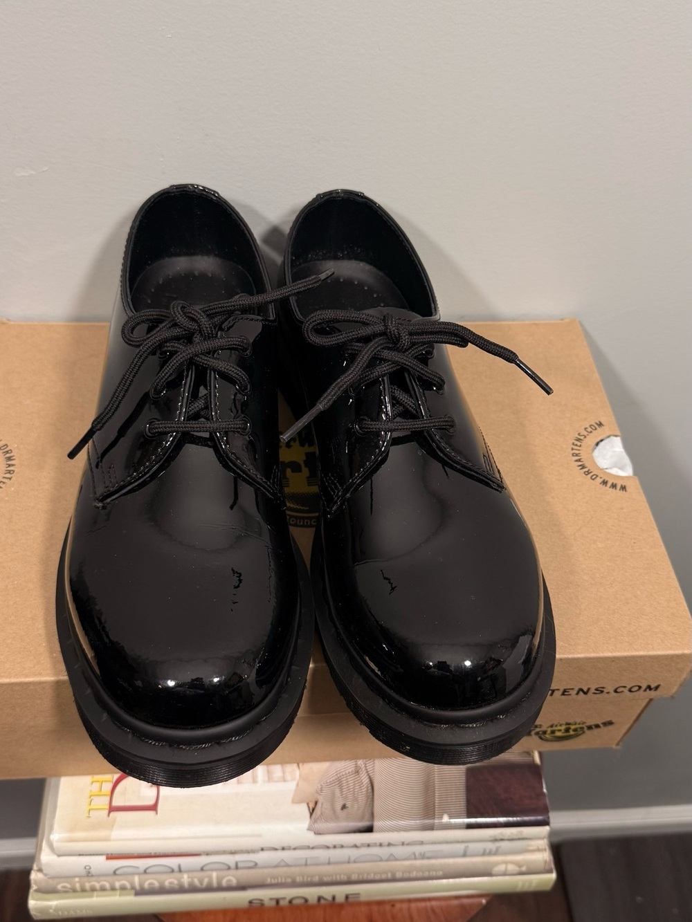 Dr. Martens Black Patent Leather Lace-Up Derby Shoes Size 9 - Picture 5 of 16